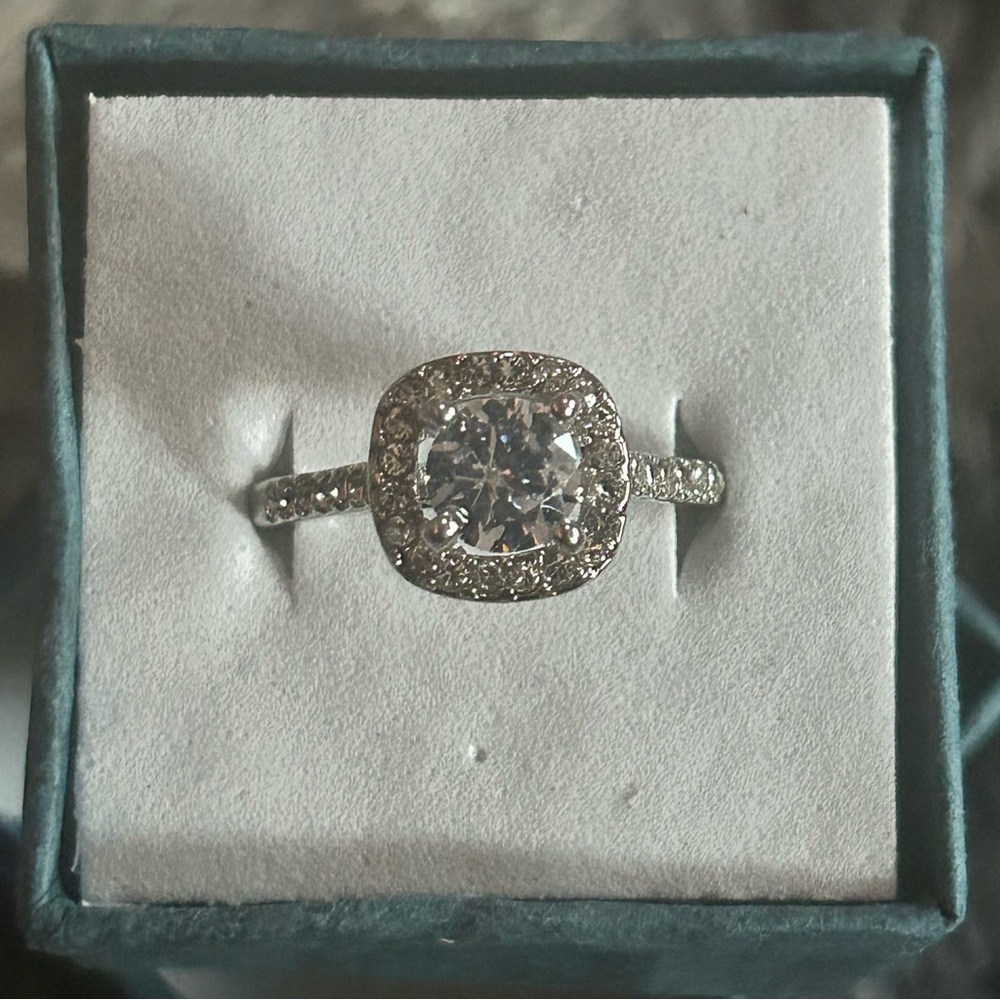 Elegant prong set open basket cz sterling silver plated ring NIB